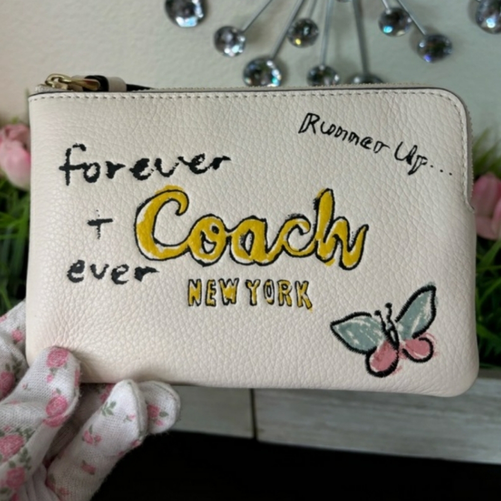 Coach White Wristlet with Graphic Design - Picture 7 of 8